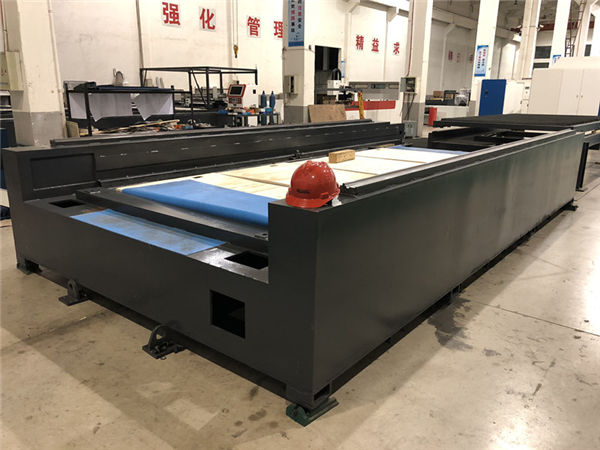 ਪੇਸ਼ੇਵਰ ਮੈਟਲ ਪਲੇਟ ਅਤੇ ਟਿ pipeਬ ਪਾਈਪ ਕਟਰ ਫਾਈਬਰ ਲੇਜ਼ਰ ਕਟਰ